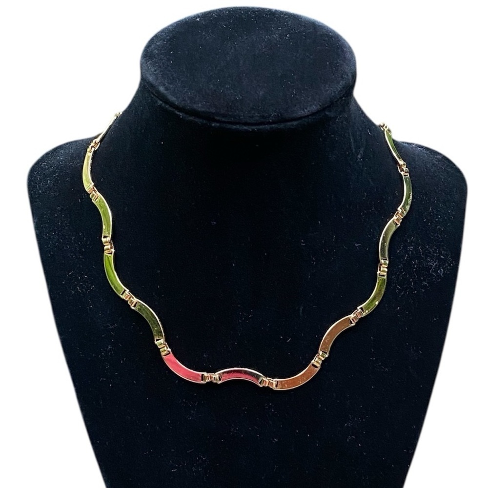 CHOKER STYLE NECKLACE 16”Length Scalloped Vintage in Gold (Tone)